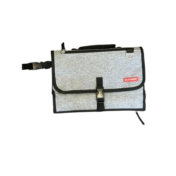 Skip Hop Pronto Portable Changing Pad‎ Gray Diaper Clutch Wristlet - Picture 1 of 7